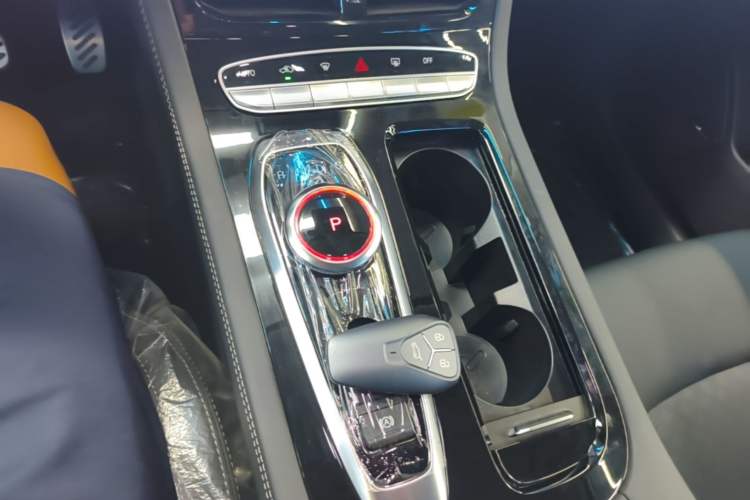 Used Skyworth HT-i 2024 1.5L PHEV 115KM Taidao Edition Gear Lever