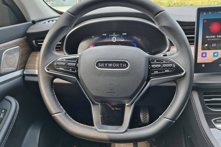 Used Skyworth HT-i 2024 Struggle Edition Interior 11