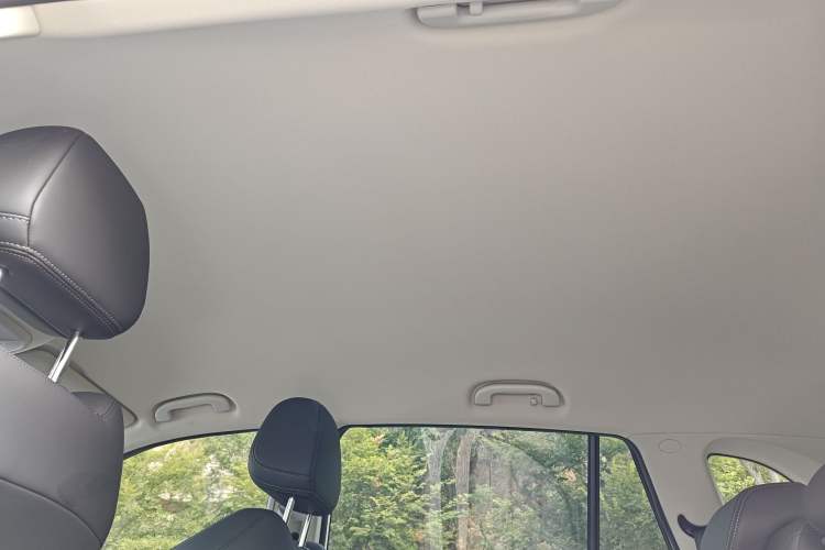 Used Skyworth HT-i 2024 Struggle Edition Interior 12