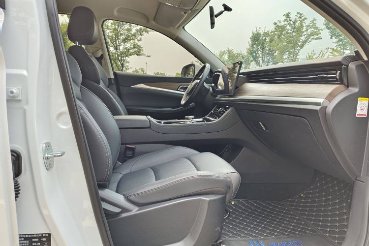Used Skyworth HT-i 2024 Struggle Edition Interior 3