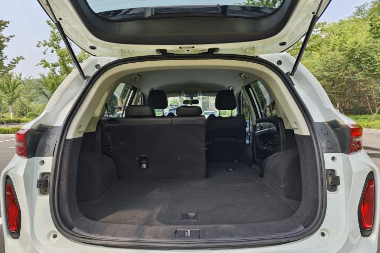 Used Skyworth HT-i 2024 Struggle Edition Interior 8