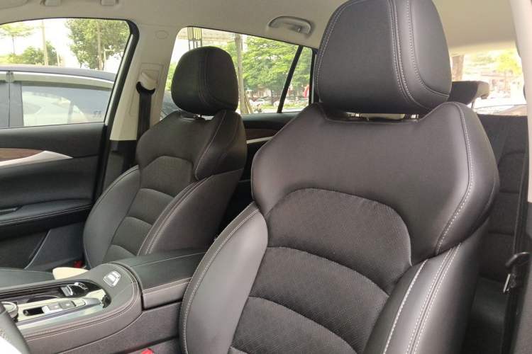 Used Skyworth HT-i 2024 Struggle Edition Left Front Seat