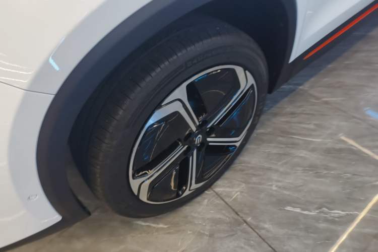 Used Skyworth HT-i 2024 1.5L PHEV 115KM Taidao Edition Left Front Wheel Hub