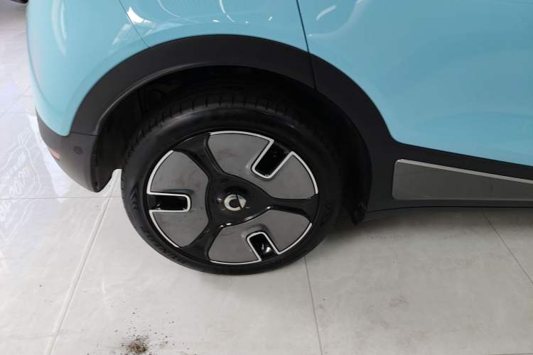 Used smart #1 2022 Premium Edition Right Rear Wheel Hub