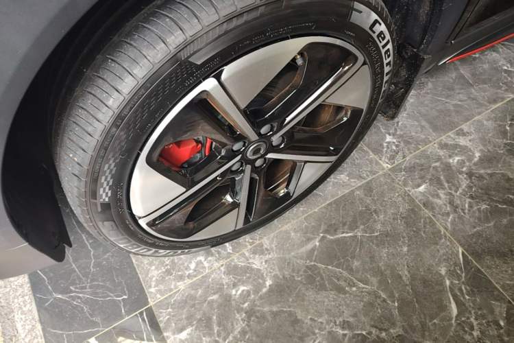 Used smart #1 2022 BRABUS Performance Edition Left Front Wheel Hub
