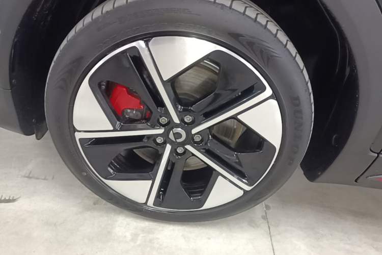 Used smart #1 2022 BRABUS Performance Edition Left Front Wheel Hub