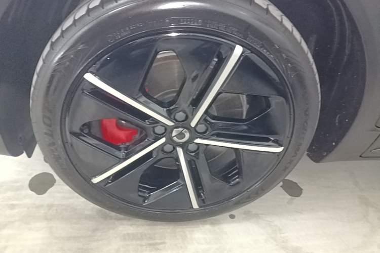 Used smart #1 2022 BRABUS Performance Edition Left Front Wheel Hub