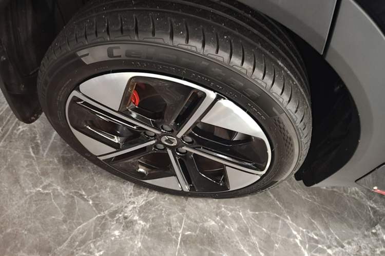 Used smart #1 2022 BRABUS Performance Edition Right Rear Wheel Hub