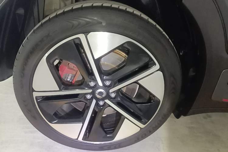 Used smart #1 2022 BRABUS Performance Edition Right Rear Wheel Hub