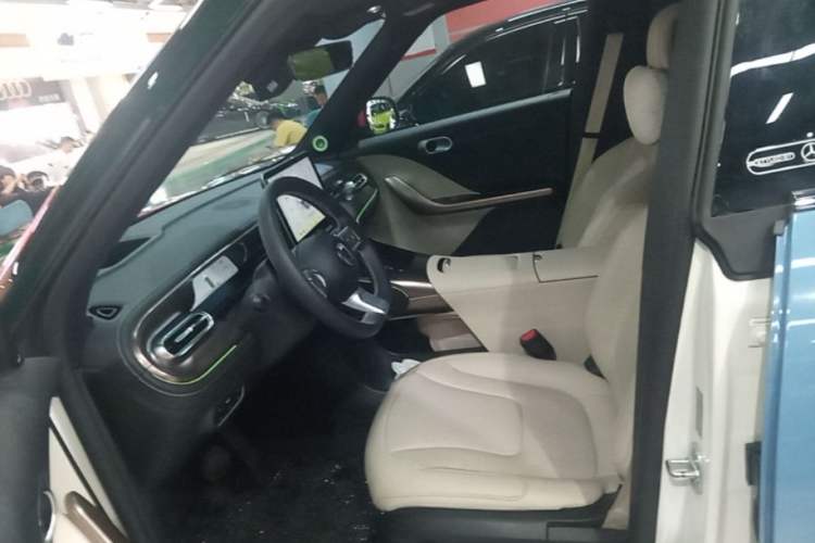 Used smart #1 2022 Pulse Heartbeat Edition Left Front Seat