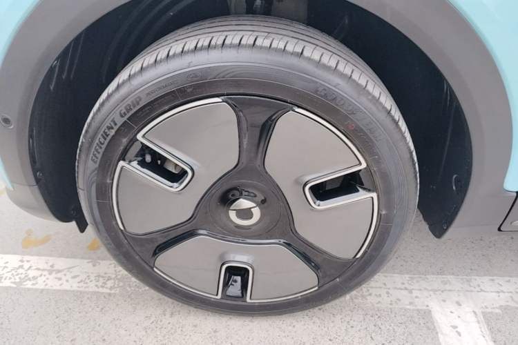 Used smart #1 2022 Premium Edition Left Front Wheel Hub