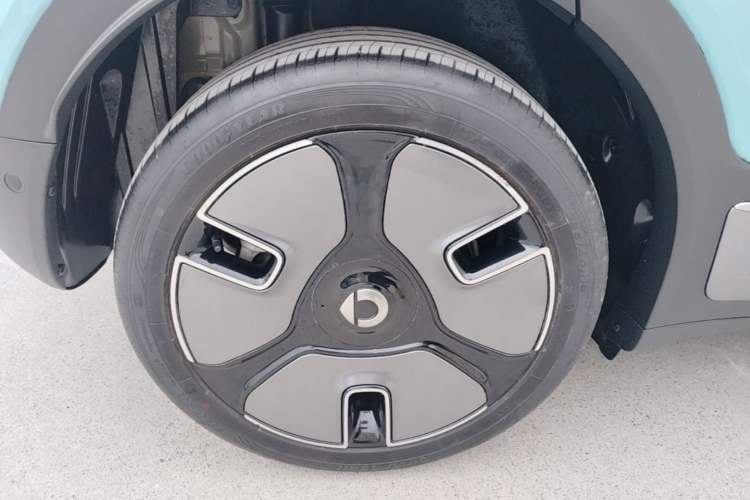 Used smart #1 2022 Premium Edition Right Rear Wheel Hub
