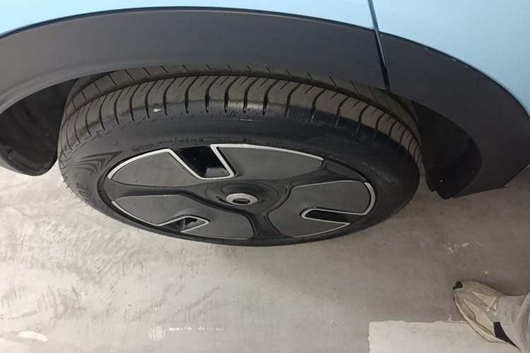 Used smart #1 2022 Premium Edition Right Rear Wheel Hub