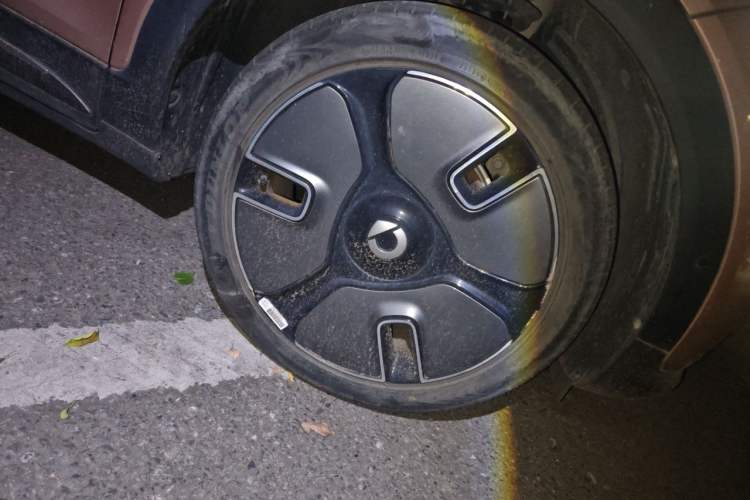 Used smart #1 2022 Premium Edition Right Front Wheel Hub