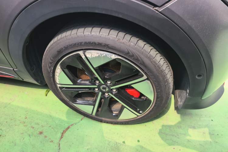 Used smart #1 2022 BRABUS Performance Edition Right Front Wheel Hub