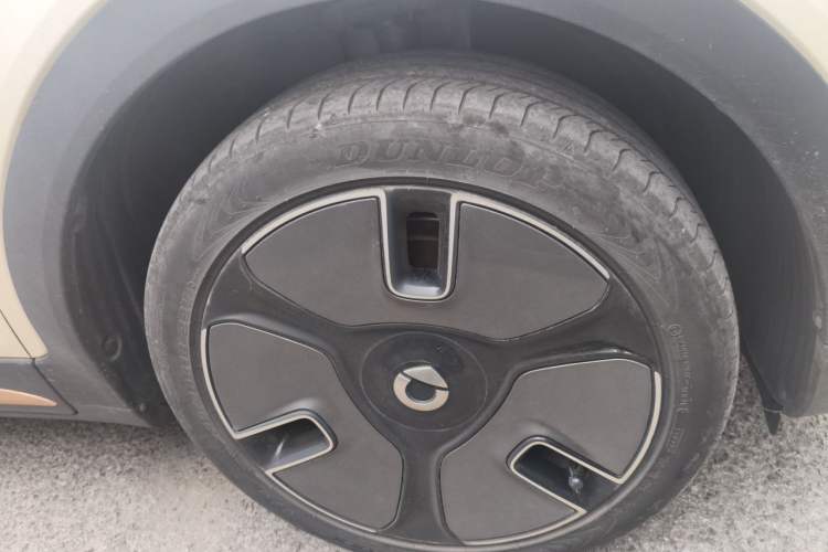 Used smart #1 2022 Premium Edition Right Front Wheel Hub
