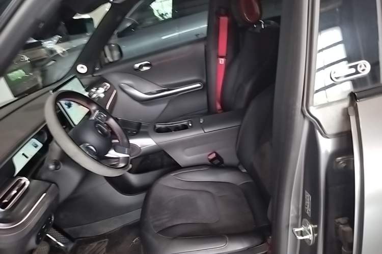 Used smart #1 2022 BRABUS Performance Edition Left Front Seat