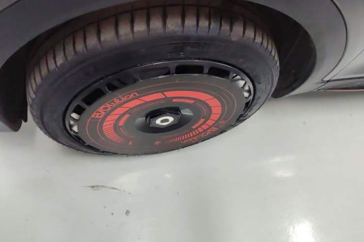 Used smart #1 2022 BRABUS Performance Edition Left Front Wheel Hub