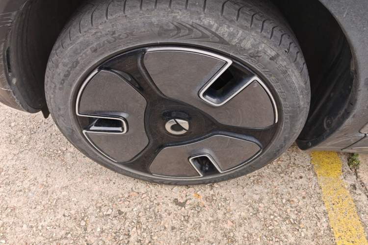 Used smart #1 2022 Premium Edition Left Front Wheel Hub