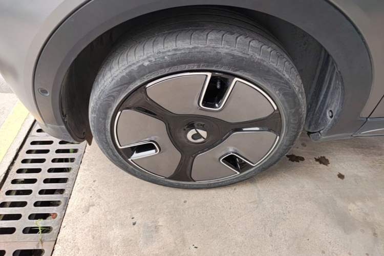 Used smart #1 2022 Premium Edition Left Front Wheel Hub