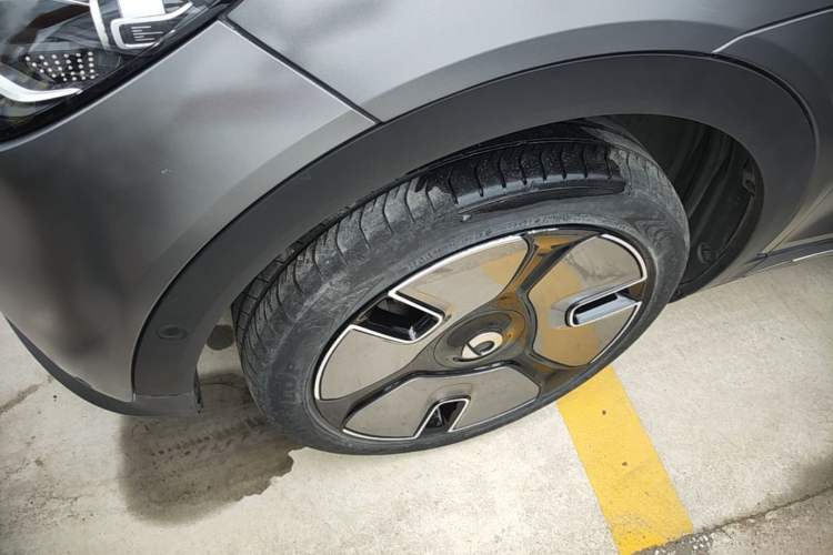 Used smart #1 2022 Premium Edition Left Front Wheel Hub