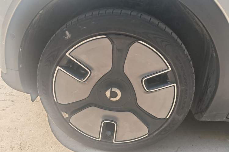 Used smart #1 2022 Premium Edition Left Front Wheel Hub