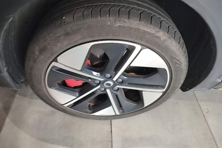 Used smart #1 2022 BRABUS Performance Edition Left Front Wheel Hub