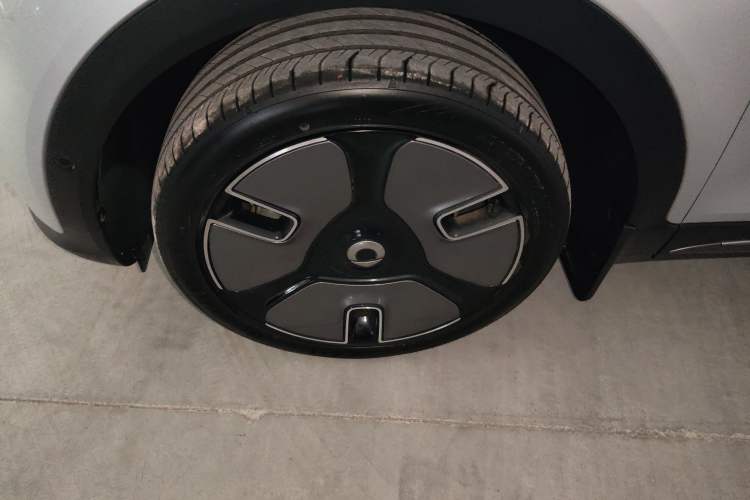Used smart #1 2022 Premium Edition Left Front Wheel Hub