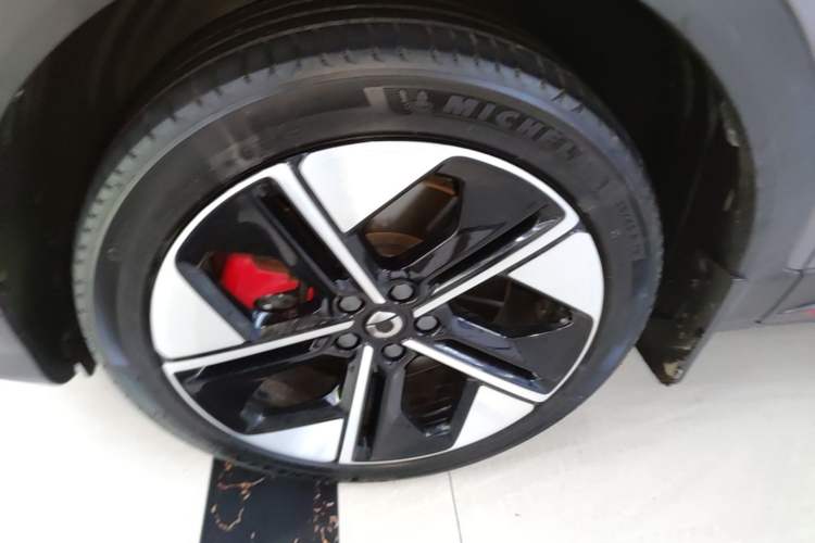 Used smart #1 2022 BRABUS Performance Edition Left Front Wheel Hub