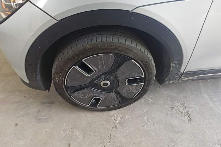 Used smart #1 2022 Premium Edition Left Front Wheel Hub