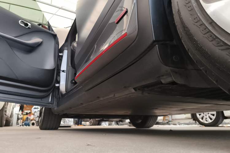 Used smart #1 2022 BRABUS Performance Edition Left Side Sill