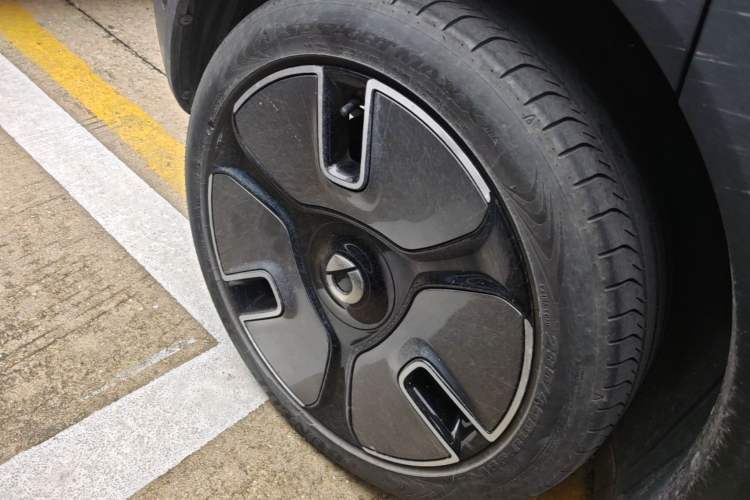 Used smart #1 2022 Premium Edition Right Rear Wheel Hub