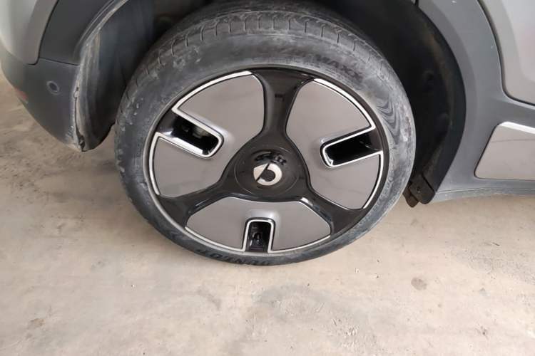 Used smart #1 2022 Premium Edition Right Rear Wheel Hub
