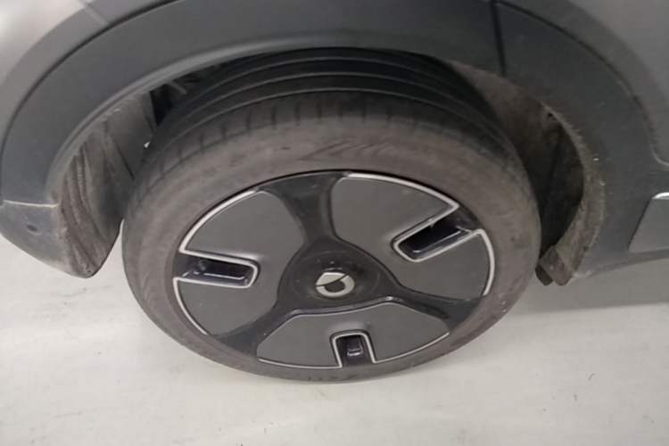 Used smart #1 2022 Premium Edition Right Rear Wheel Hub
