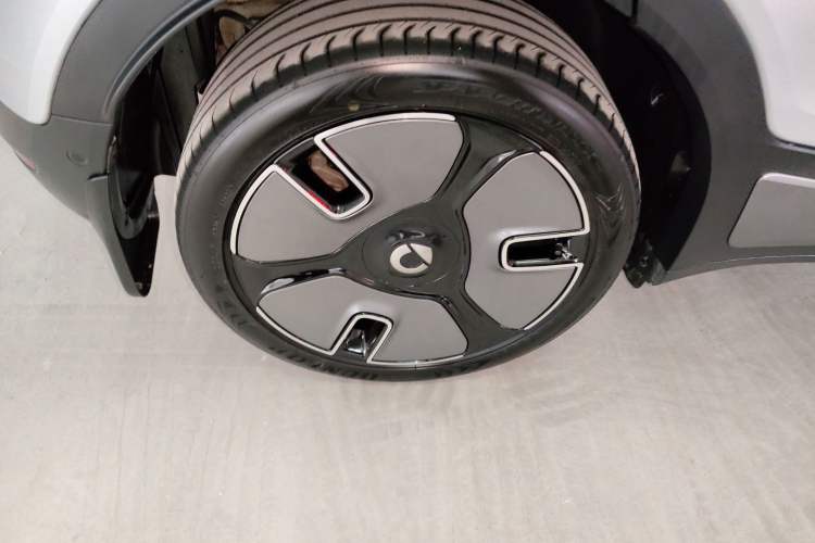 Used smart #1 2022 Premium Edition Right Rear Wheel Hub