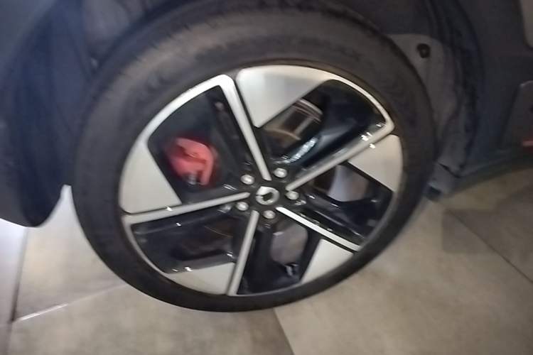 Used smart #1 2022 BRABUS Performance Edition Right Rear Wheel Hub