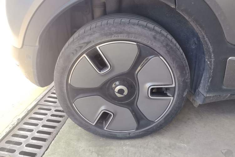 Used smart #1 2022 Premium Edition Right Rear Wheel Hub