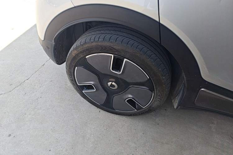Used smart #1 2022 Premium Edition Right Rear Wheel Hub