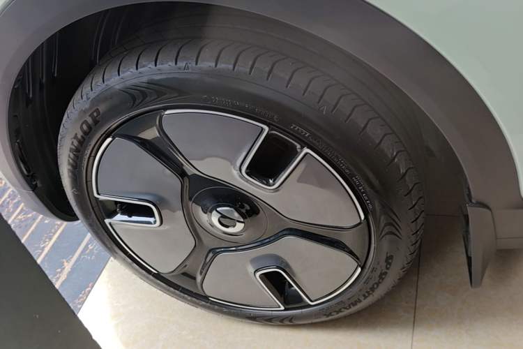 Used smart #1 2022 Premium Edition Left Front Wheel Hub
