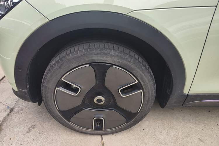 Used smart #1 2022 Premium Edition Left Front Wheel Hub