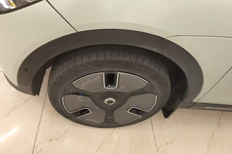 Used smart #1 2022 Premium Edition Left Front Wheel Hub