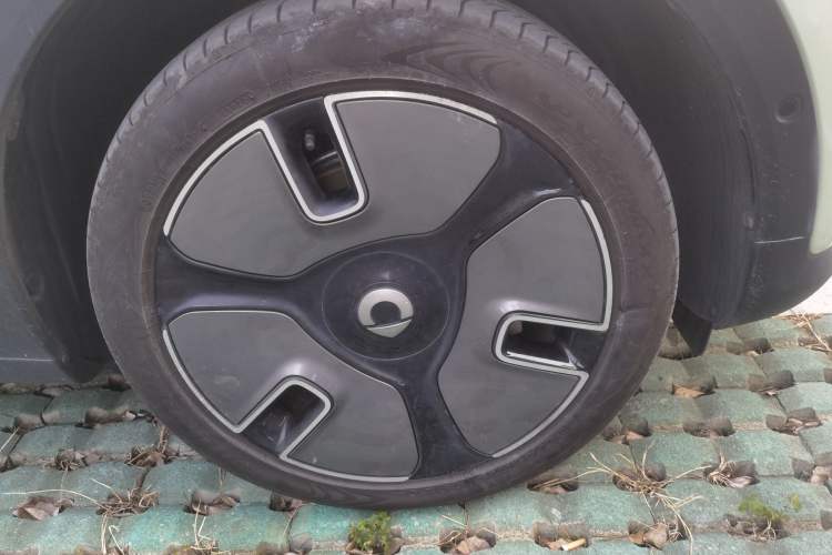 Used smart #1 2022 Premium Edition Right Front Wheel Hub