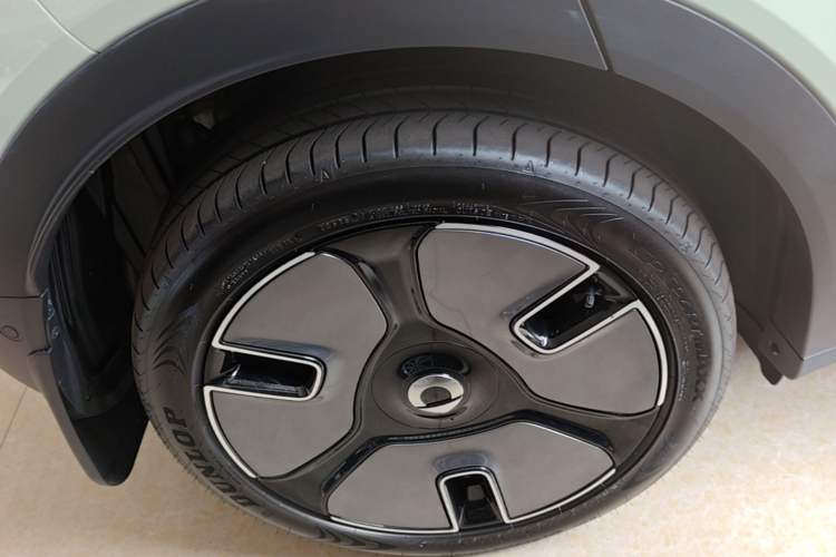 Used smart #1 2022 Premium Edition Right Rear Wheel Hub