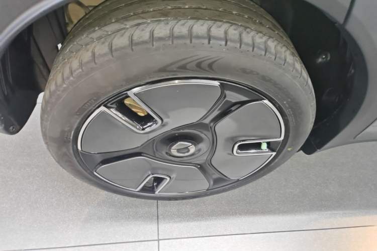 Used smart #1 2022 Premium Edition Right Rear Wheel Hub