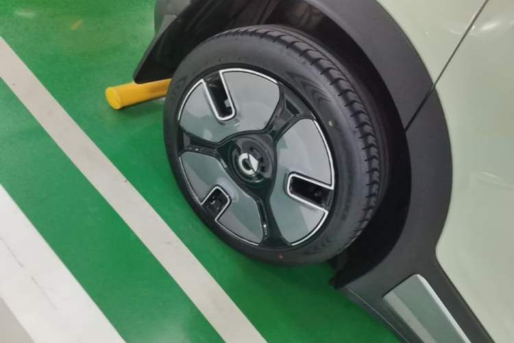 Used smart #1 2022 Premium Edition Right Rear Wheel Hub