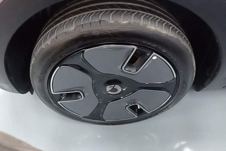 Used smart #1 2022 Premium Edition Left Front Wheel Hub