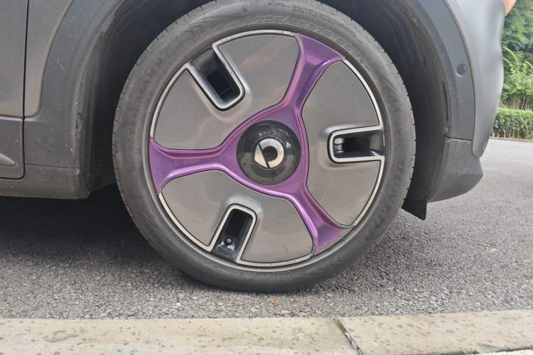 Used smart #1 2022 Premium Edition Right Front Wheel Hub