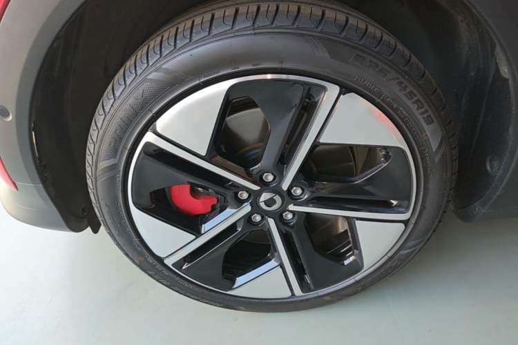 Used smart #1 2022 BRABUS Performance Edition Left Front Wheel Hub