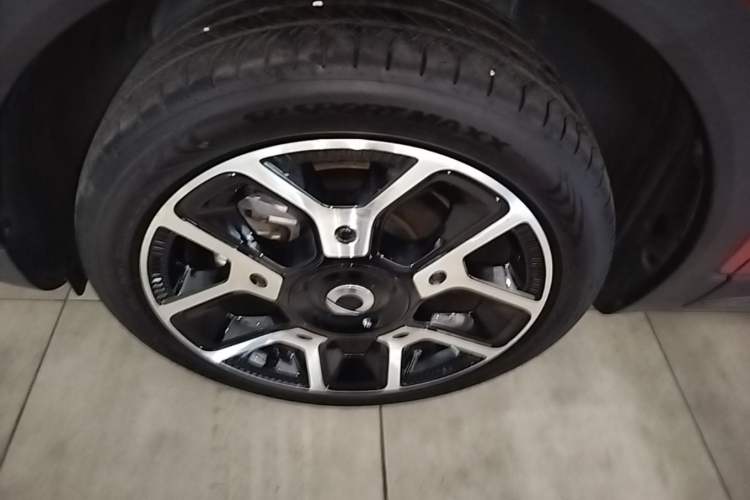 Used smart #1 2022 Pulse Heartbeat Edition Left Front Wheel Hub