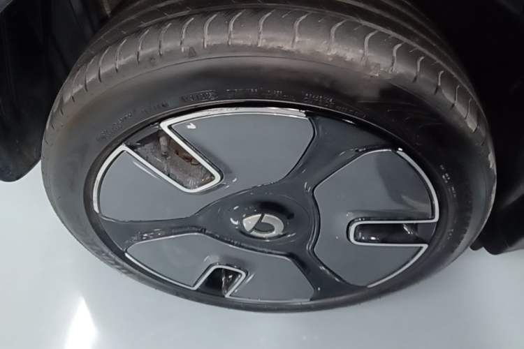 Used smart #1 2022 Premium Edition Right Rear Wheel Hub